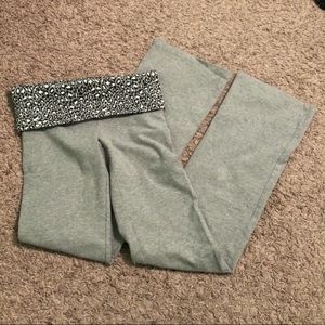 Victoria’s Secret PINK Gray Cheetah Yoga Pants